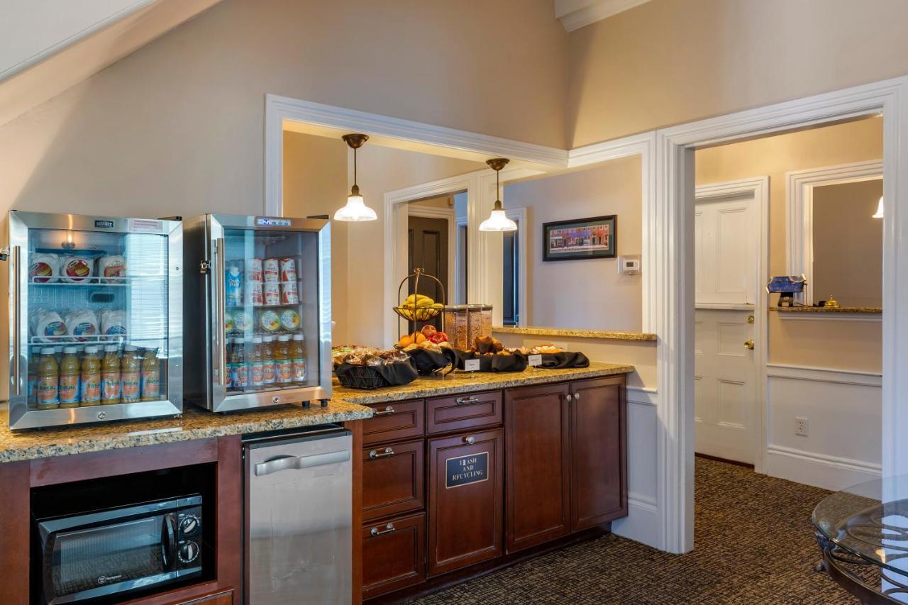 Essex Street Inn & Suites, Ascend Hotel Collection Ньюберипорт Экстерьер фото