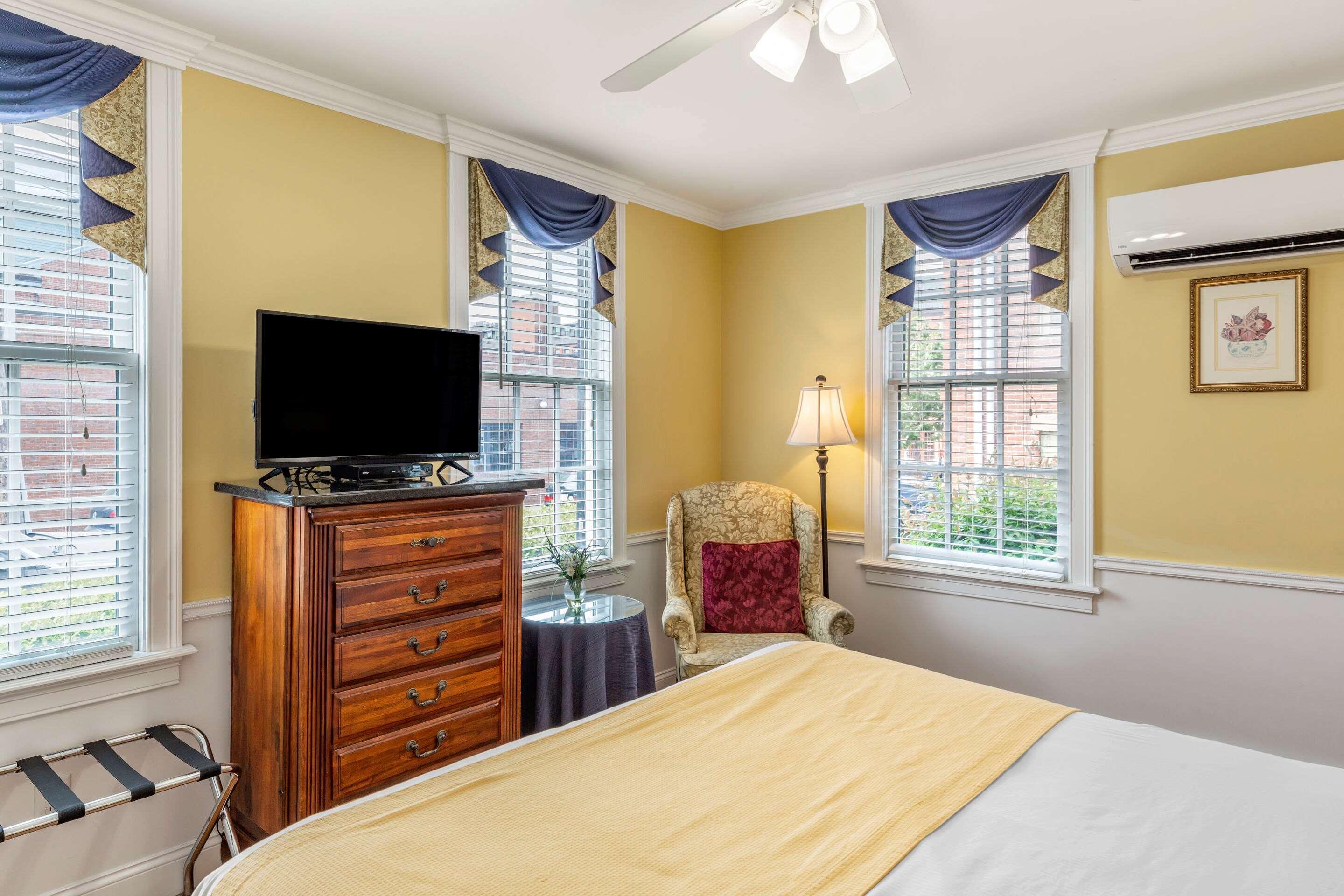 Essex Street Inn & Suites, Ascend Hotel Collection Ньюберипорт Экстерьер фото