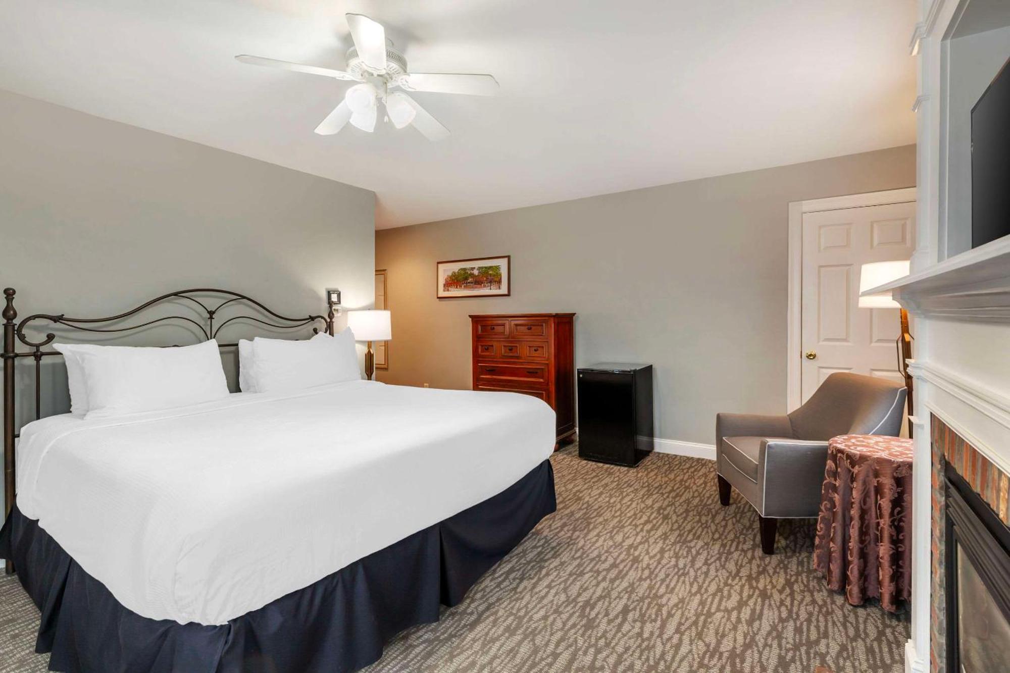 Essex Street Inn & Suites, Ascend Hotel Collection Ньюберипорт Экстерьер фото